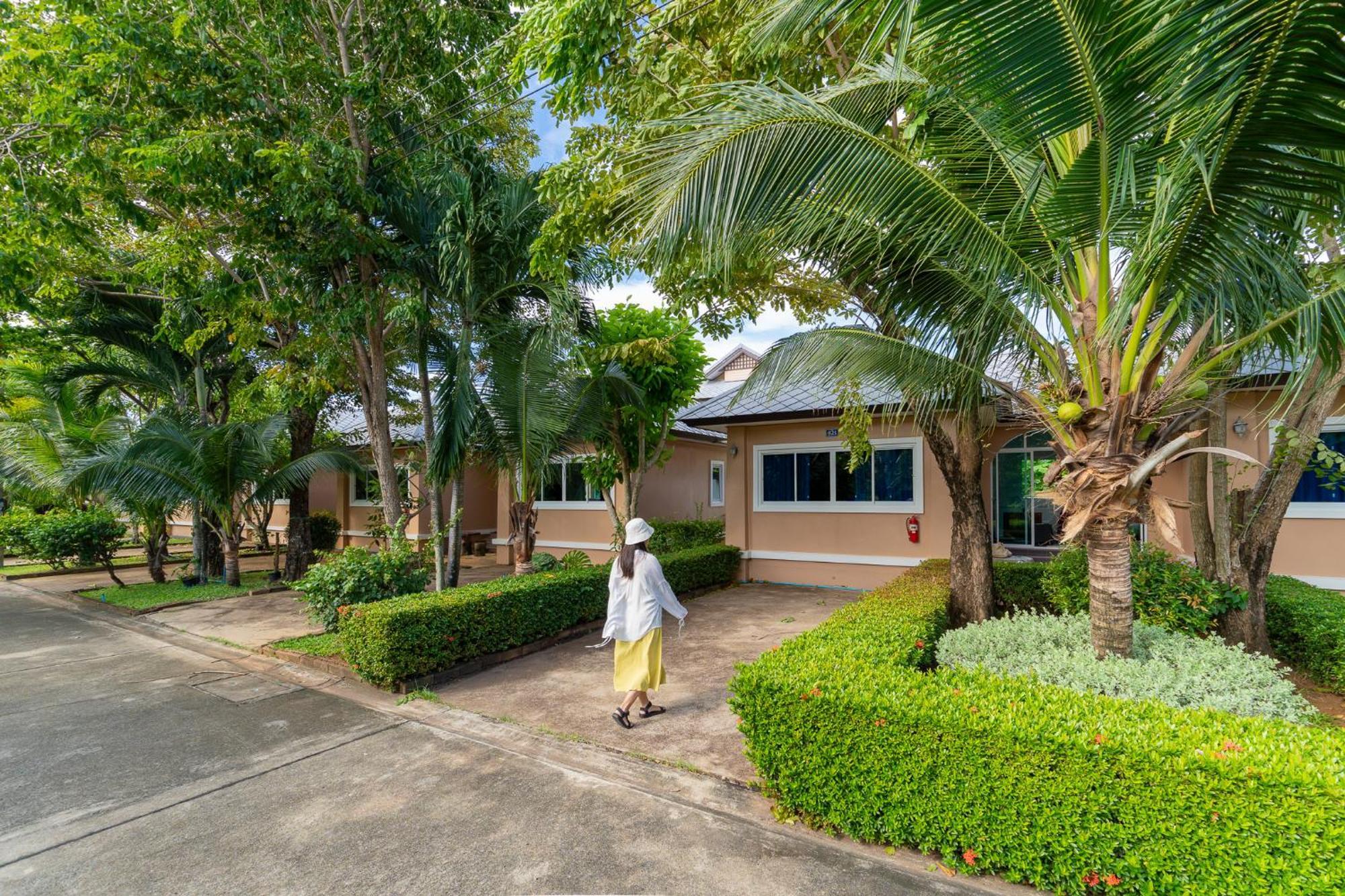 Baan Faa Talaychan Resort Chao Lao Beach Exterior photo