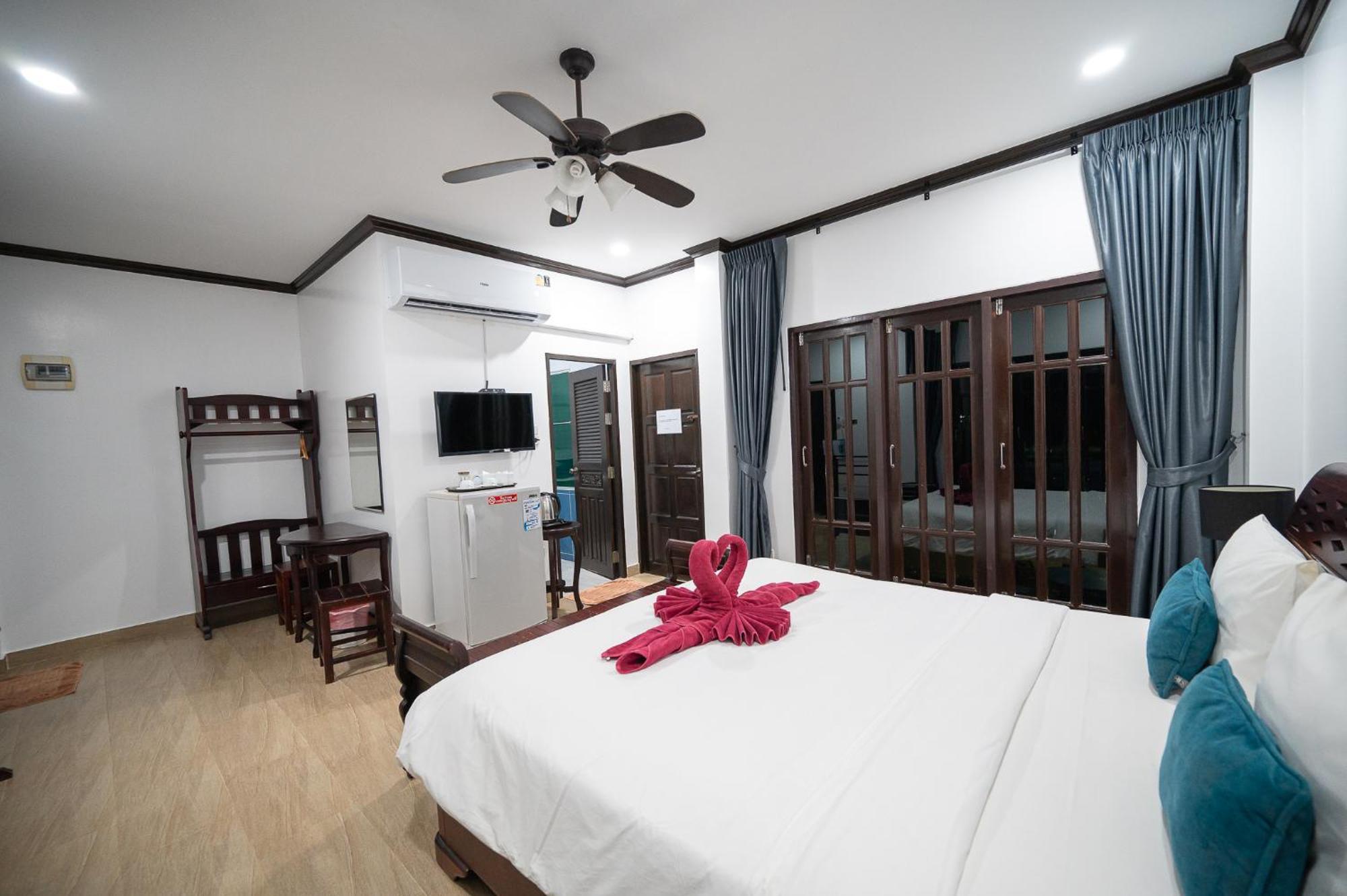 Baan Faa Talaychan Resort Chao Lao Beach Exterior photo