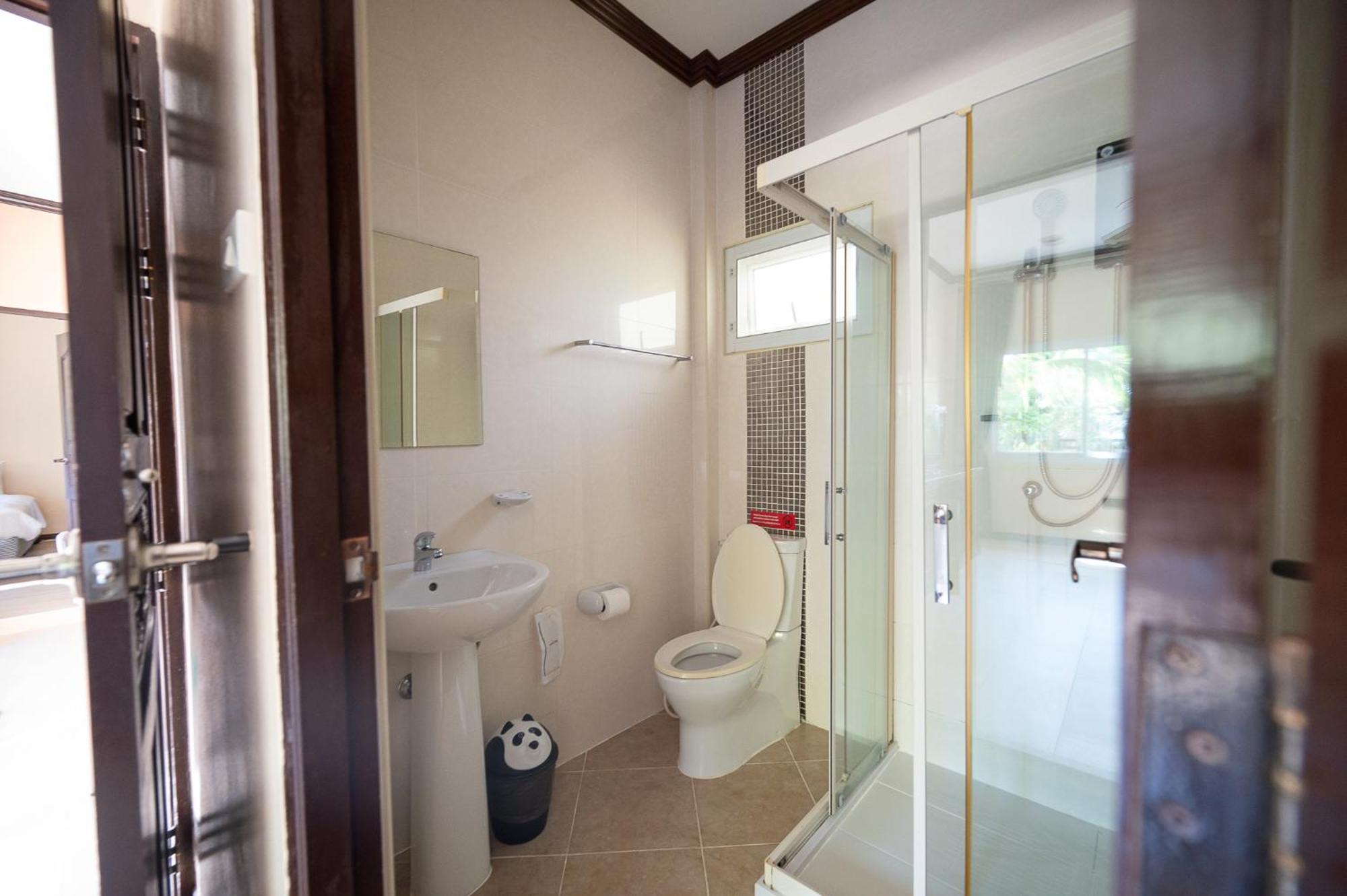 Baan Faa Talaychan Resort Chao Lao Beach Exterior photo